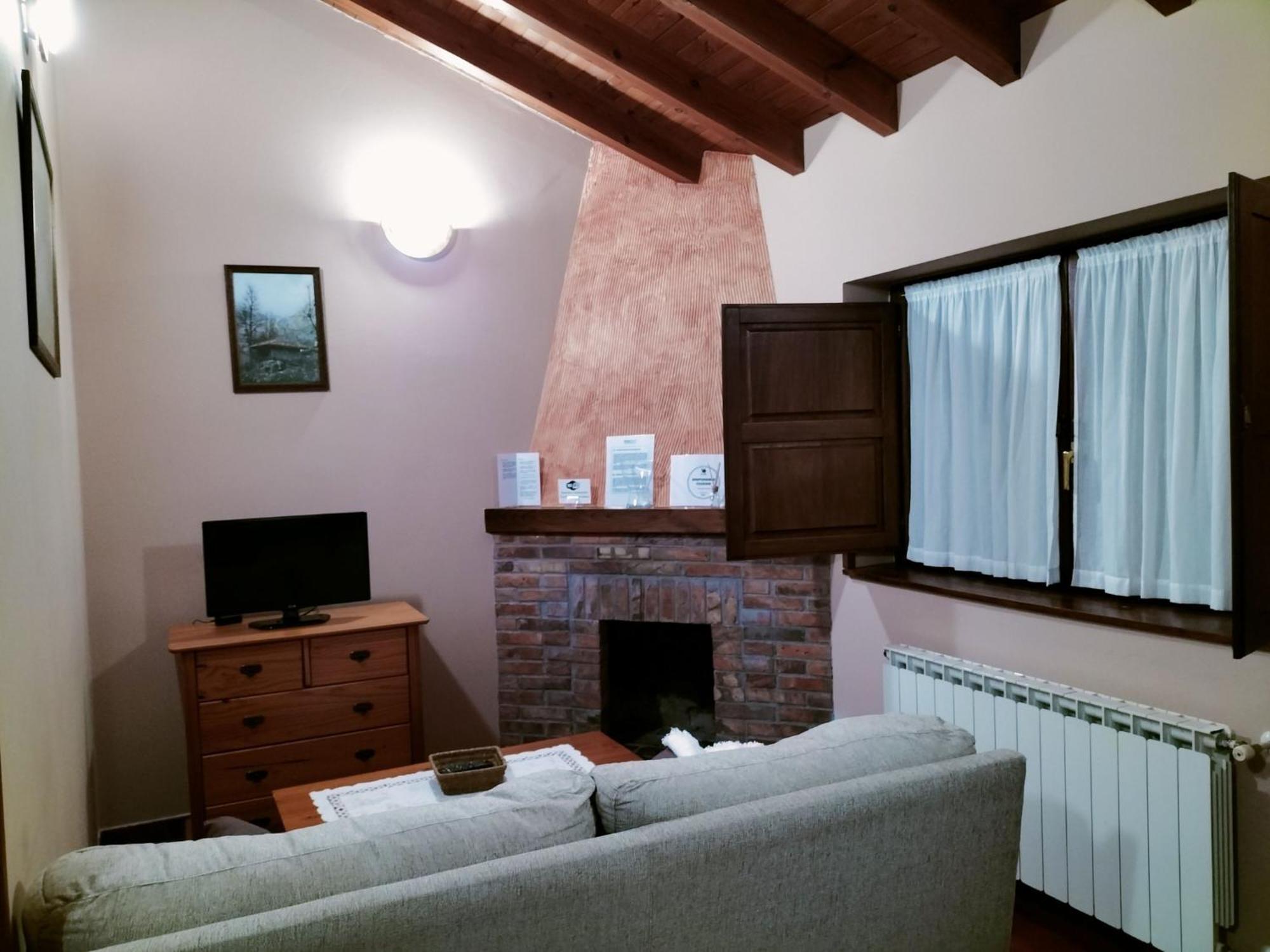 Llano-Con Apartamentos Rio Tabardin מראה חיצוני תמונה