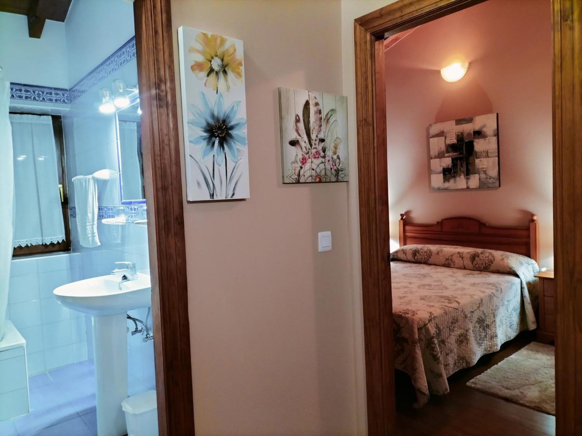 Llano-Con Apartamentos Rio Tabardin מראה חיצוני תמונה
