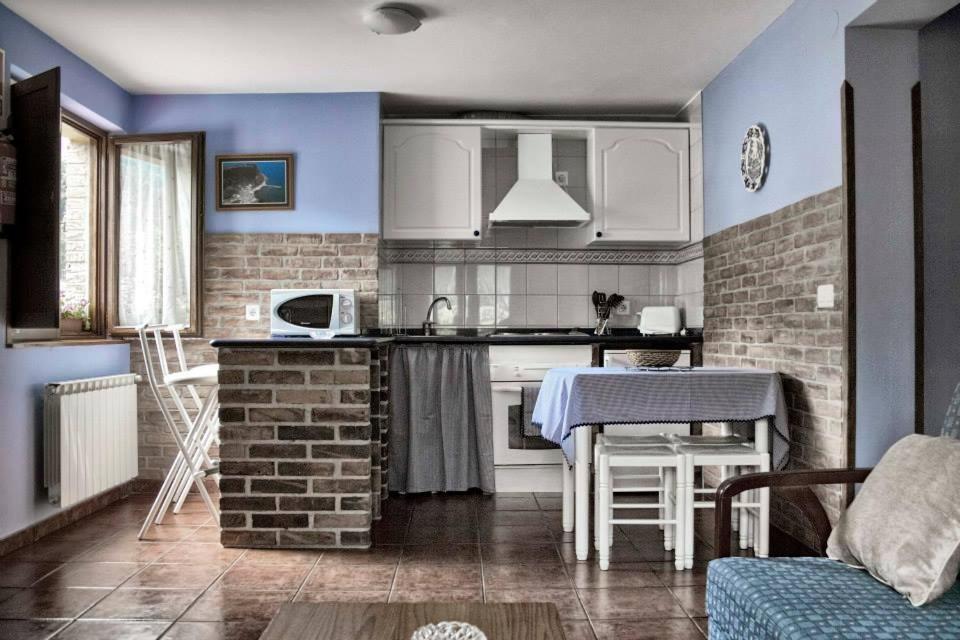 Llano-Con Apartamentos Rio Tabardin מראה חיצוני תמונה