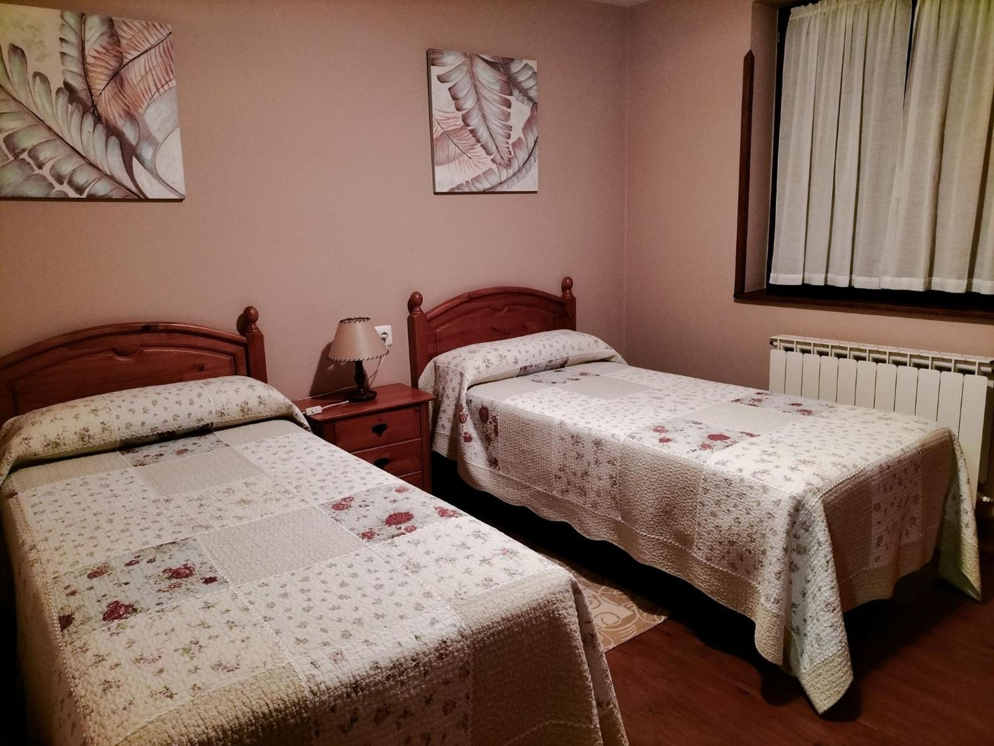 Llano-Con Apartamentos Rio Tabardin מראה חיצוני תמונה
